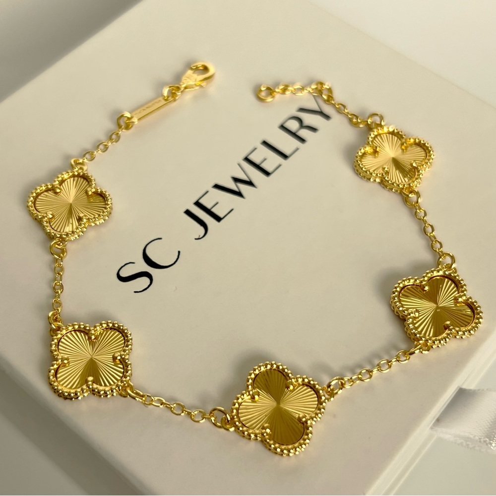 SC Jewelry Gold Clover Bracelet